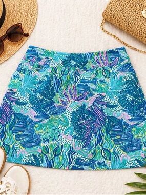 Lilly Pulitzer Monica Skort in "Botanical Green Holiday In The Sun". Size 10